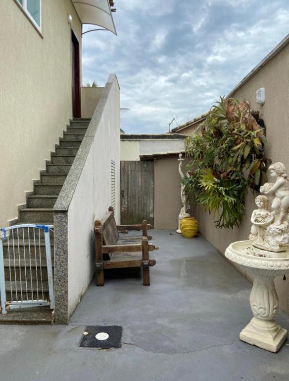  Linda casa de frente para o mar. Ótima localização