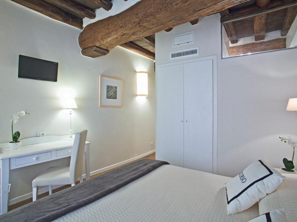 TV in/ali zabaviščno središče v nastanitvi B&B Il Corso
