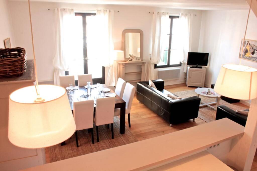 Duplex 3 chambres, 8 personnes avec terrasse centre de Blois tesisinde bir oturma alanı