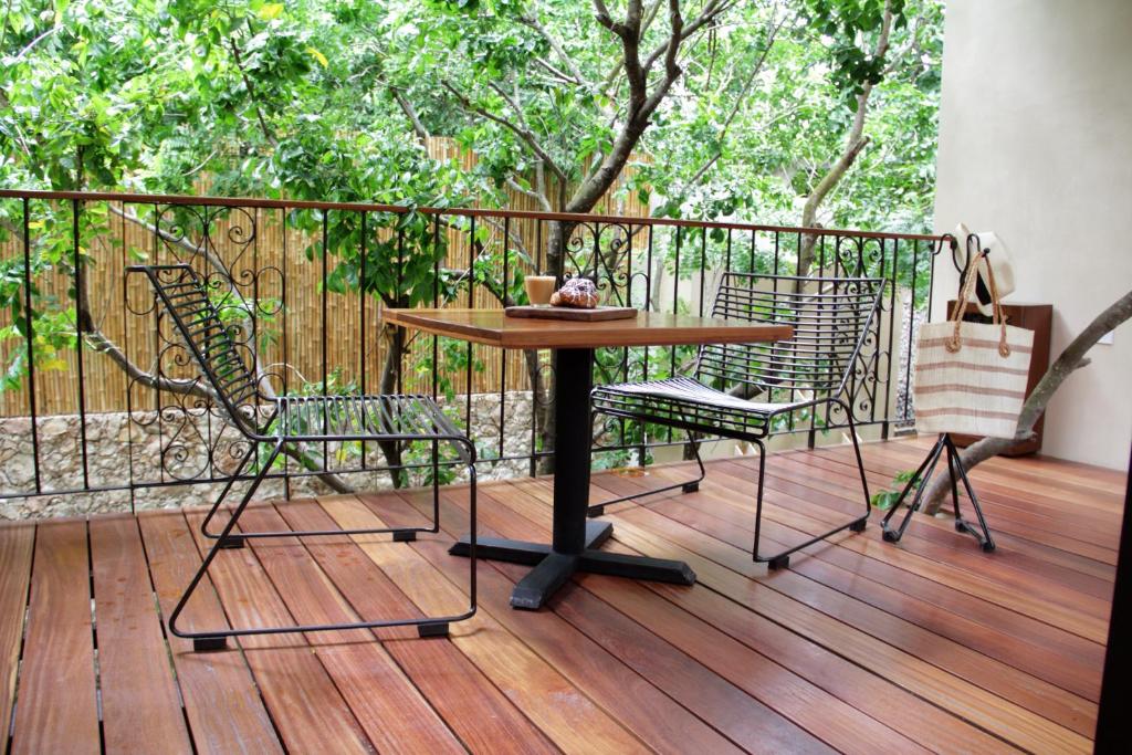 Balkón nebo terasa v ubytování TreeHouse Boutique Hotel, an adults only boutique hotel