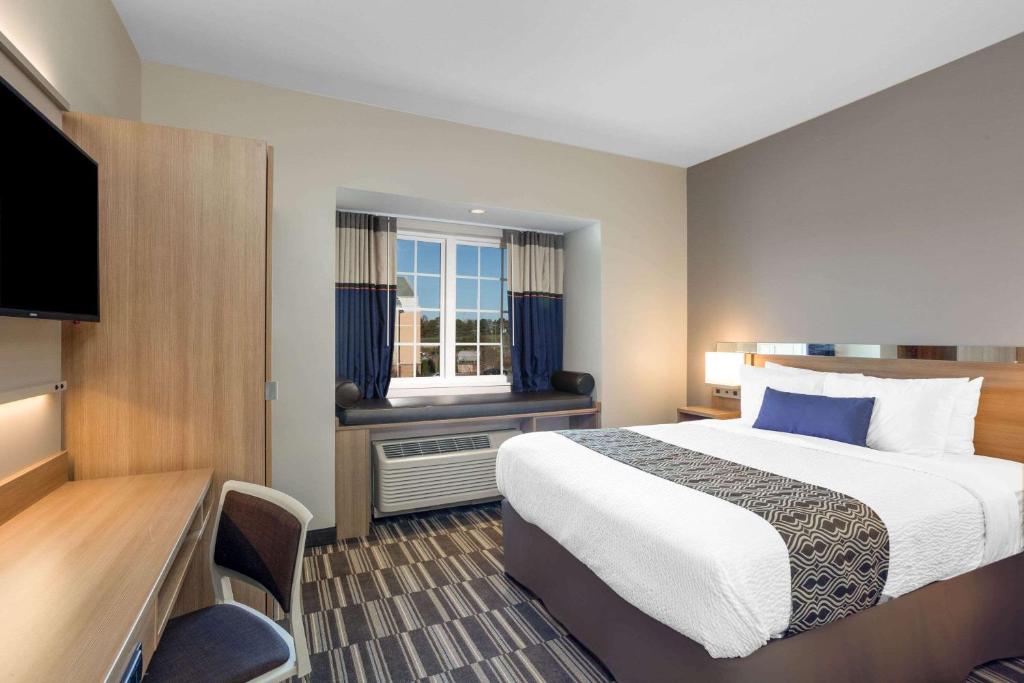 Microtel Inn Suites by Wyndham South Hill - Queen Room - Acceso A Movilidad/no Fumar