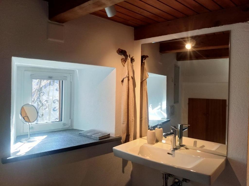 Koupelna v ubytování Rustico "Casa di Sasso"