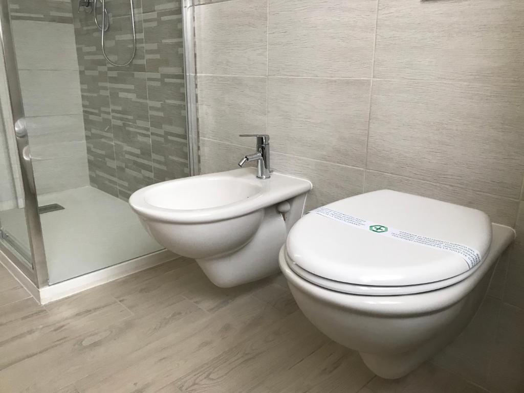 Kúpeľňa v ubytovaní ATTICO LIVORNO Bed & Relax