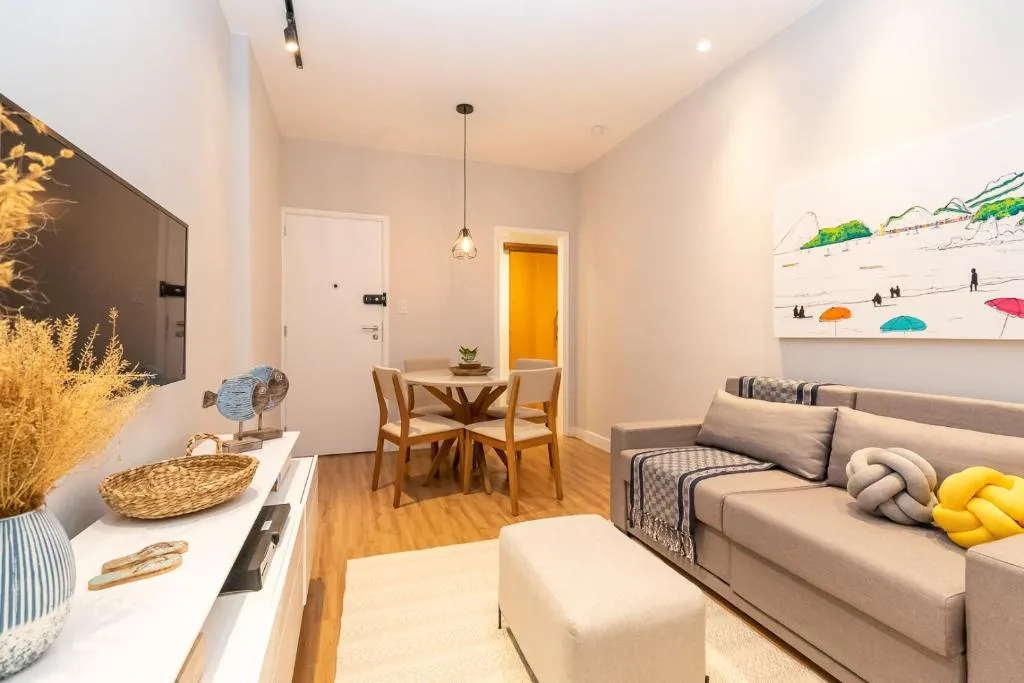 Omar do Rio - SF 159/102 2Qtos Totalmente Reformado, 240mbps Internet + Smart Tv, 5 minutos das praias de Copacabana, Arpoador e Ipanema., Rio De Janeiro, Brazil