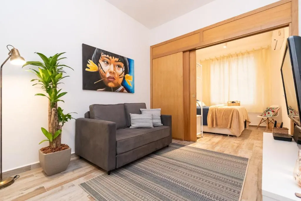 Omar do Rio - SL 108 Moderno Quarto e Sala com Garagem, Internet 120mbps, a 5 minutos das praias de Ipanema, Arpoador e Copacabana, a 100 metros do Metrô, Rio De Janeiro, Brazil