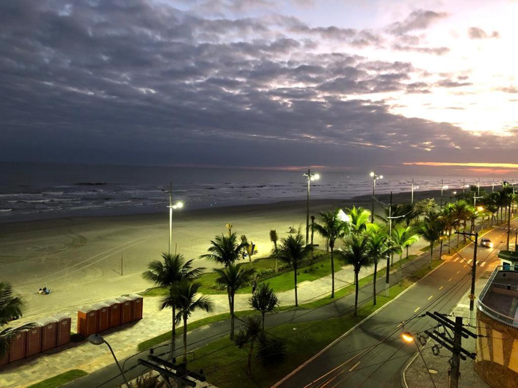  Apto amplo Frente ao Mar com Vista Espetacular!