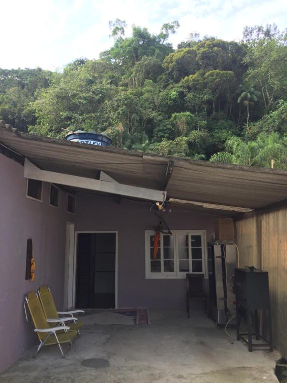  Quarto privativo camburi 100m da praia
