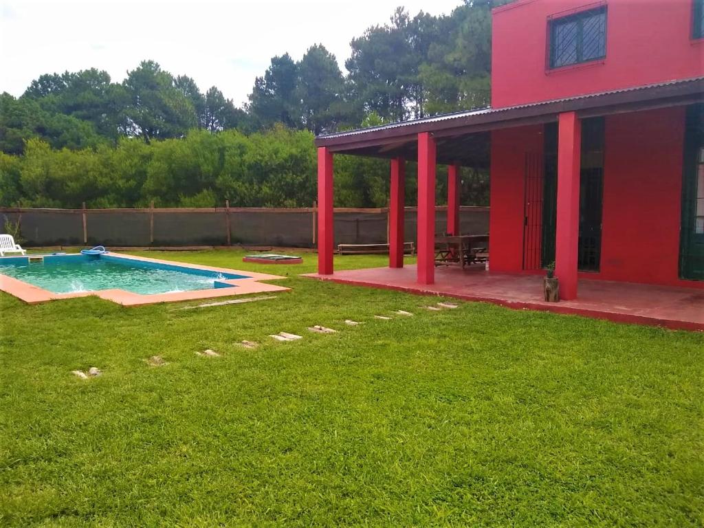 Piscina en o cerca de Casa Contini