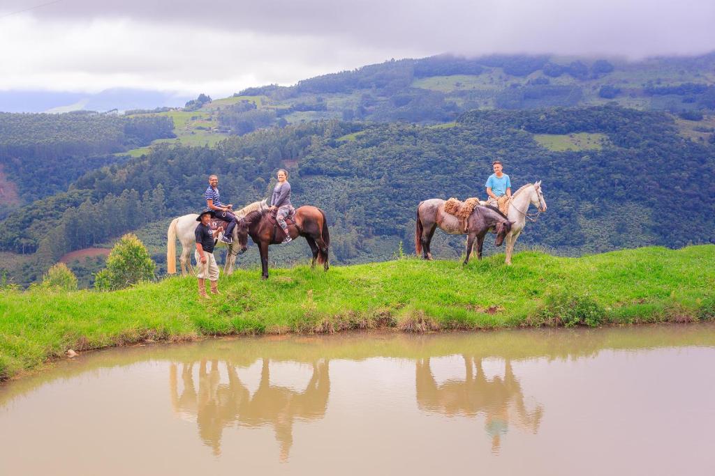  Chalés Vale do Rio do Boi