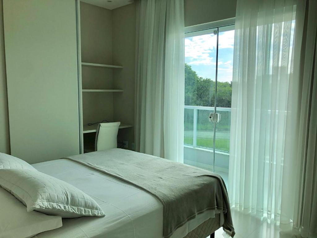  Casa Alto Padrão p/ 8 Pessoas na Praia de Mariscal
