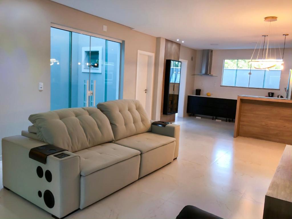  Casa Alto Padrão p/ 8 Pessoas na Praia de Mariscal