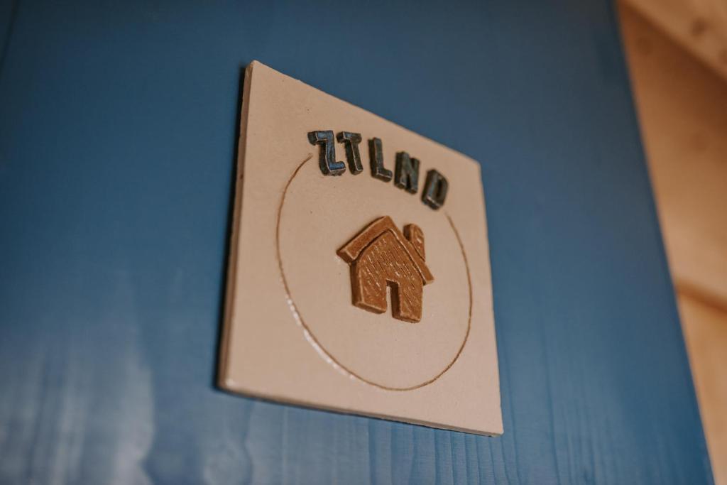 Certifikát, hodnocení, plakát nebo jiný dokument vystavený v ubytování ZTLND Familylodge