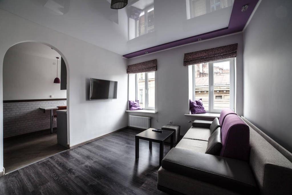 ROMANTIC Apartments - центр Львова , з видом на місто фото 5