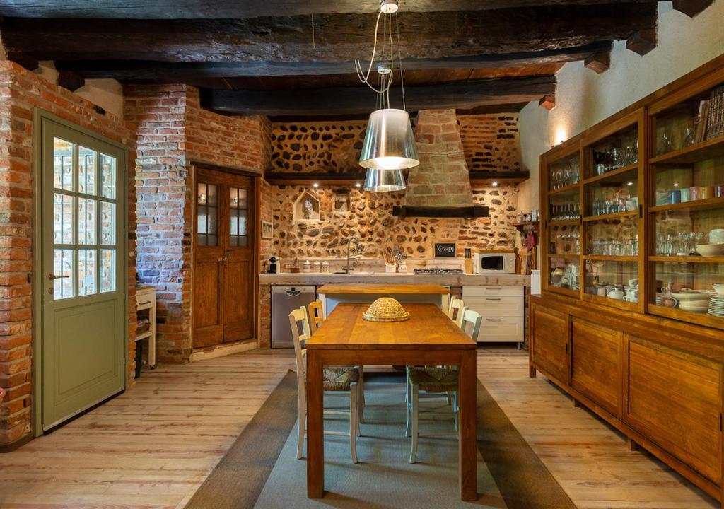 A kitchen or kitchenette at Cascina del Tempo Sospeso