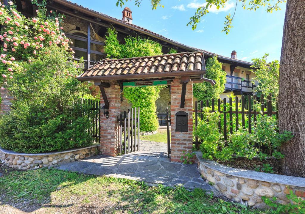 The building in which the holiday home is located