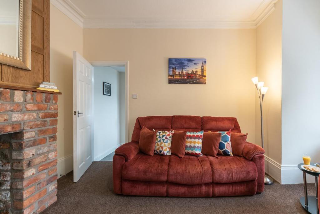 Et opholdsområde på Thy Grace 3 Bedroom 2 Shower Room Central Location- Newland Ave