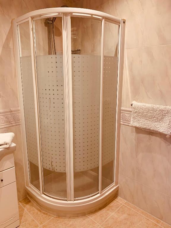 Kép Cassandra - Beautiful Private Villa with Heated Pool included szállásáról Jáveában a galériában