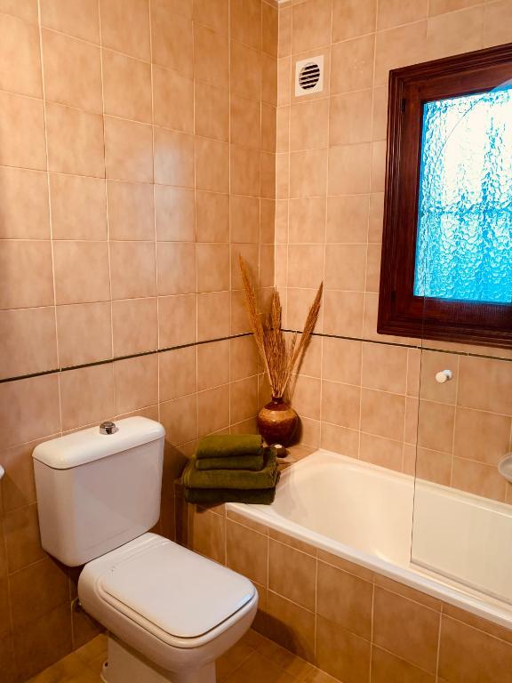 Kép Cassandra - Beautiful Private Villa with Heated Pool included szállásáról Jáveában a galériában