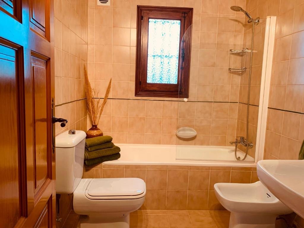 Kép Cassandra - Beautiful Private Villa with Heated Pool included szállásáról Jáveában a galériában