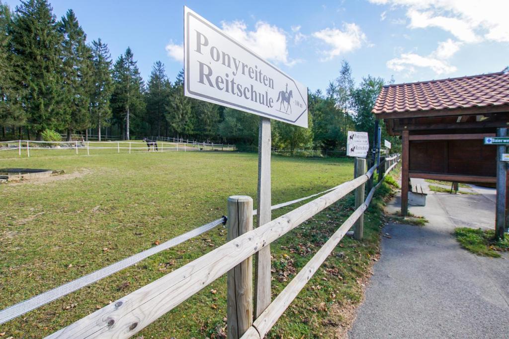 Fotografie z fotogalerie ubytování Charmante Ferienwohnung mit Sauna und Schwimmbad im zauberhaften Bayerischen Wald v destinaci Sankt Englmar
