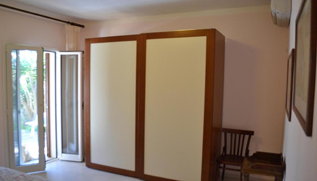Kép Large and bright 6-bed villa with parking in San Foca szállásáról Torre dell'Orsóban a galériában