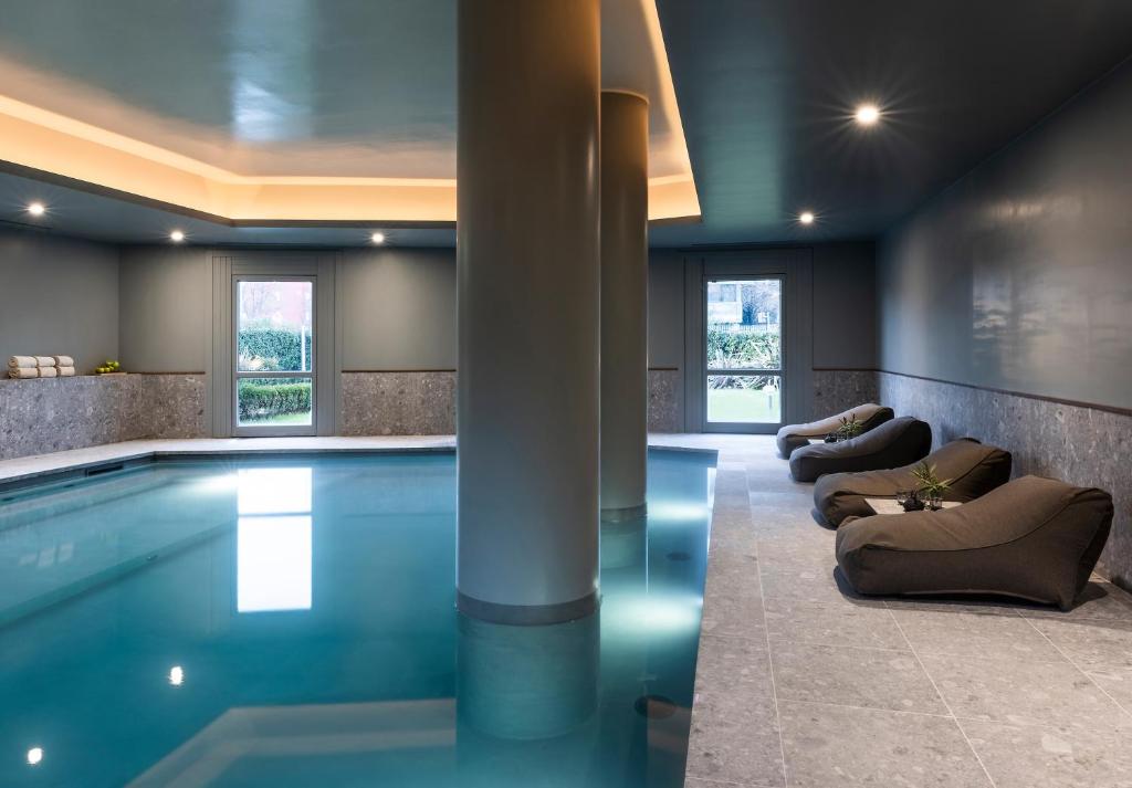 Bazén v ubytování Litta Palace Milano nebo v jeho okolí