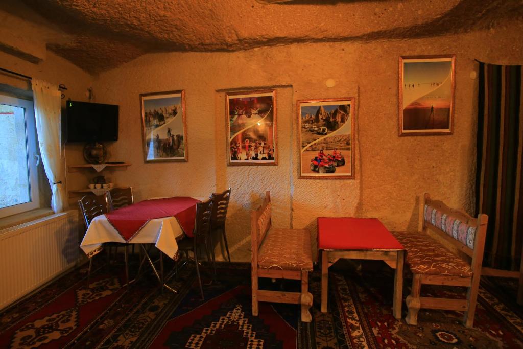 TV a/nebo společenská místnost v ubytování DIADEM CAPPADOCIA GUEST HOUSE & HOSTEL