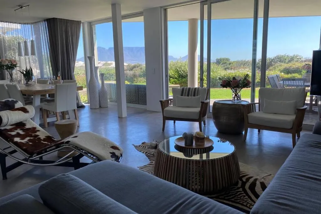 Dolphin Beach Villa. Stunning luxury beachfront., Cape Town, South Africa