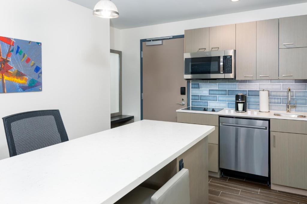Hyatt House Tampa Airport/Westshore photo