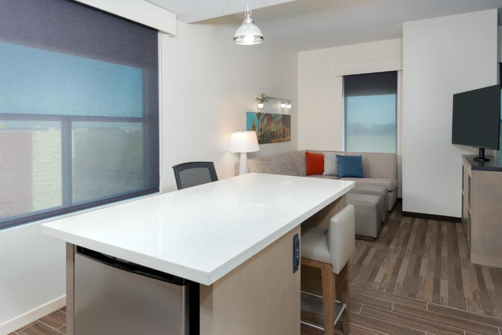 Hyatt House Tampa Airport/Westshore photo