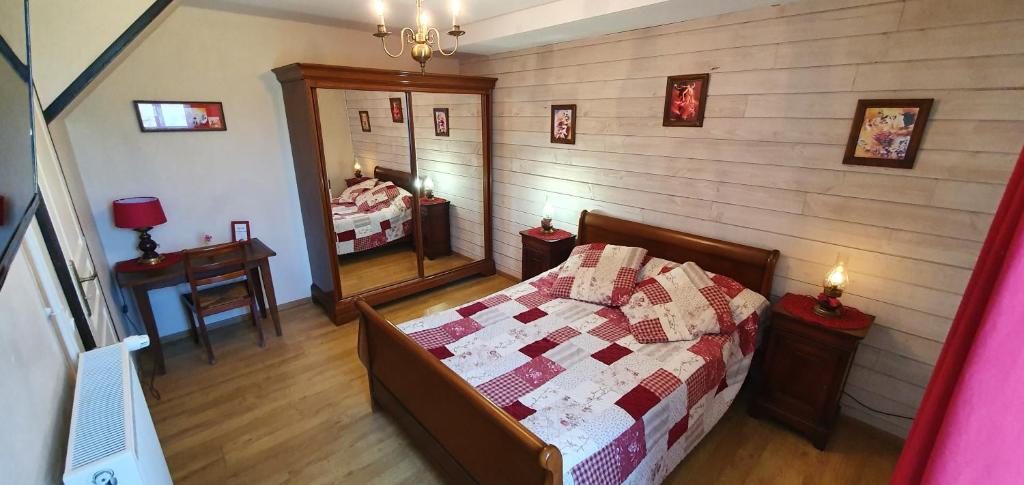Postel nebo postele na pokoji v ubytování LE GAHOUN - Chambres d'hôtes