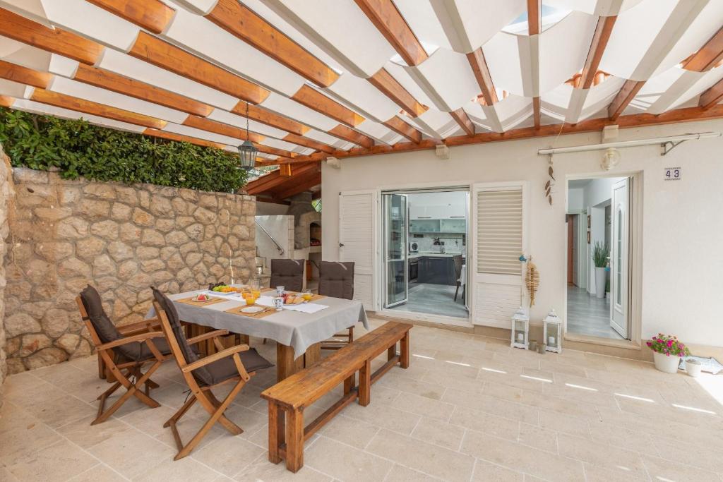 Balkón nebo terasa v ubytování Villa OLD OLIVE, 3lovelyvillas