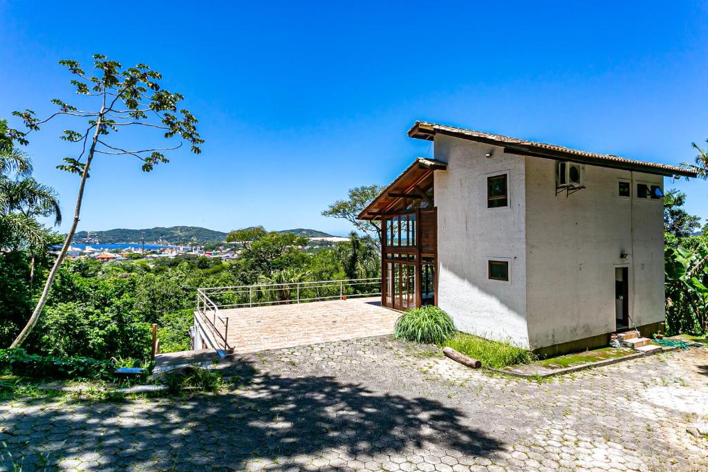  Casa em meio à natureza c/ vista p/ Lagoa AGAA5402