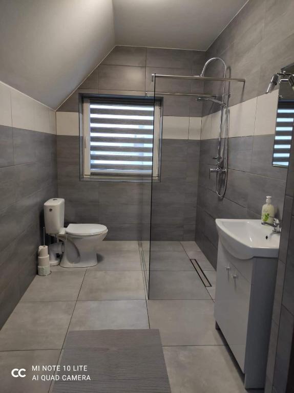 Noclegi Damianek - Family Room With Bathroom