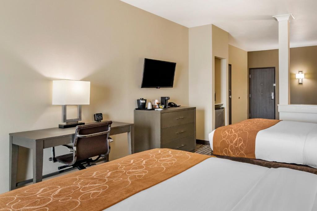 Comfort Suites Near Sam Houston Race Park photo