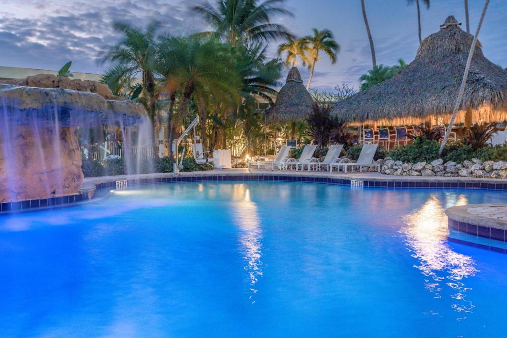 Bazén v ubytování Holiday Inn Key Largo by IHG nebo v jeho okolí