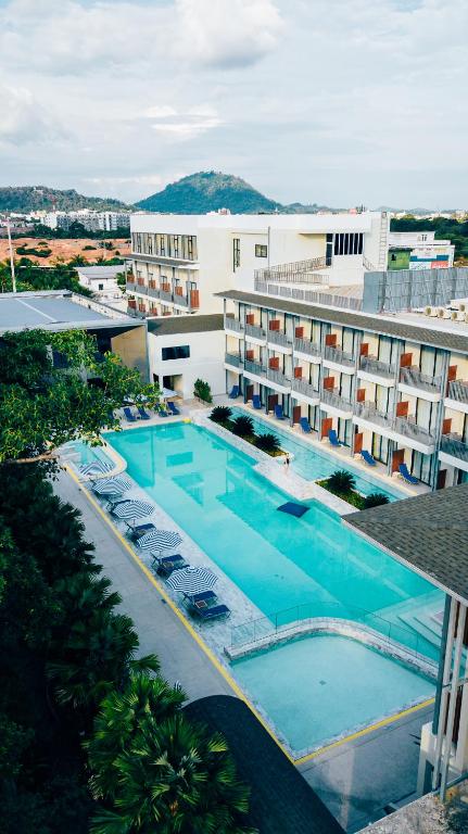 Bazén v ubytování Seabed Grand Hotel Phuket - SHA Extra Plus nebo v jeho okolí
