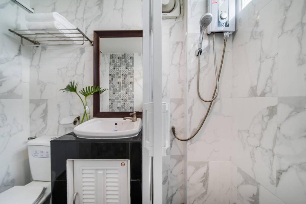 Ratchada Point Hotel - Resim 8