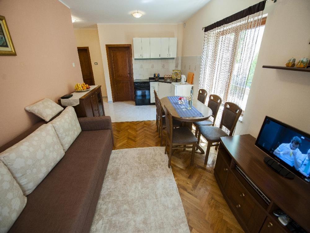 Część wypoczynkowa w obiekcie Apartment Bojić 281