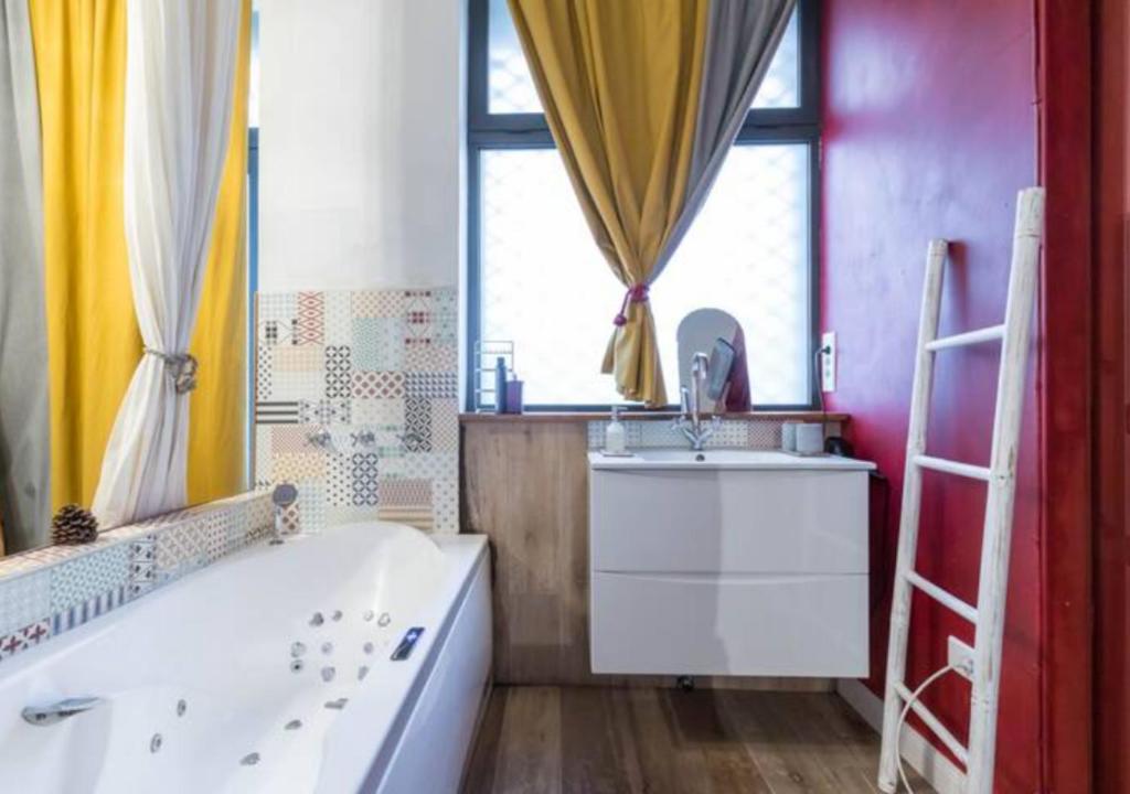 Beautiful Design Apartment In Nice With, Fishing In Bathtub Meme