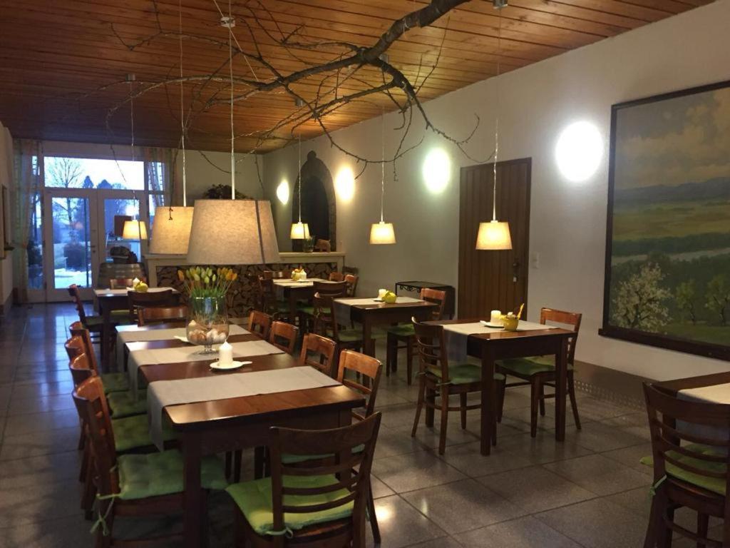 Restaurace v ubytování Lug ins Land Restaurant & Ferienwohnungen