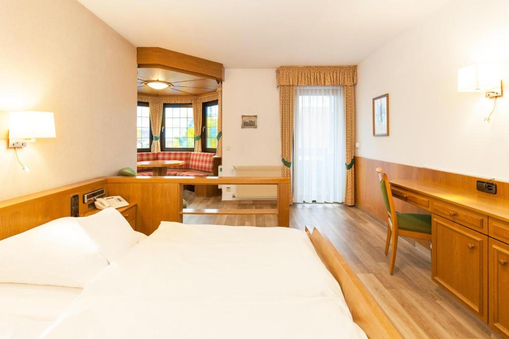 Landgasthof Hotel Hirsch - Comfort Plus Room A With Balcony