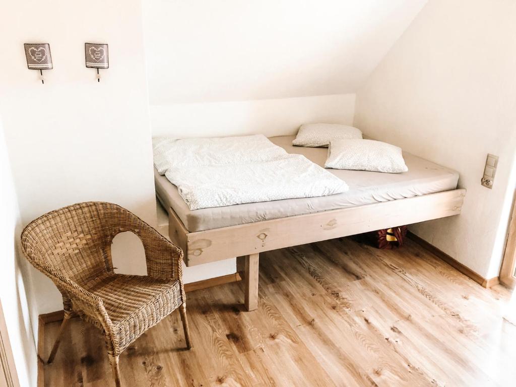 Postel nebo postele na pokoji v ubytování Fajne Domki