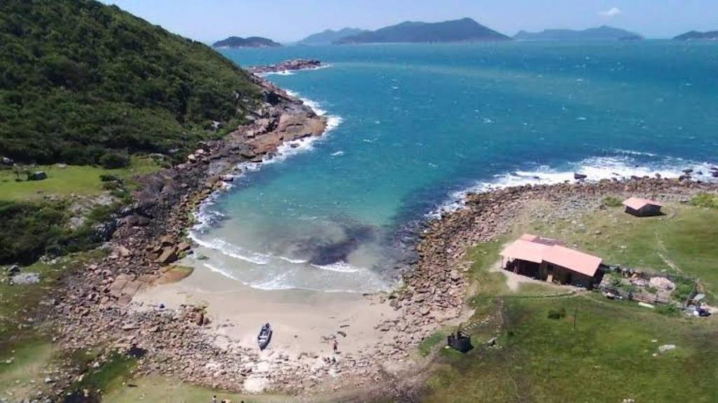  Apartamento Amplo Rodeado por 8 Praias Lindas