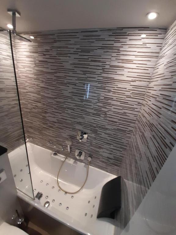 Mercure Paris Arc de Triomphe Wagram - Resim 8