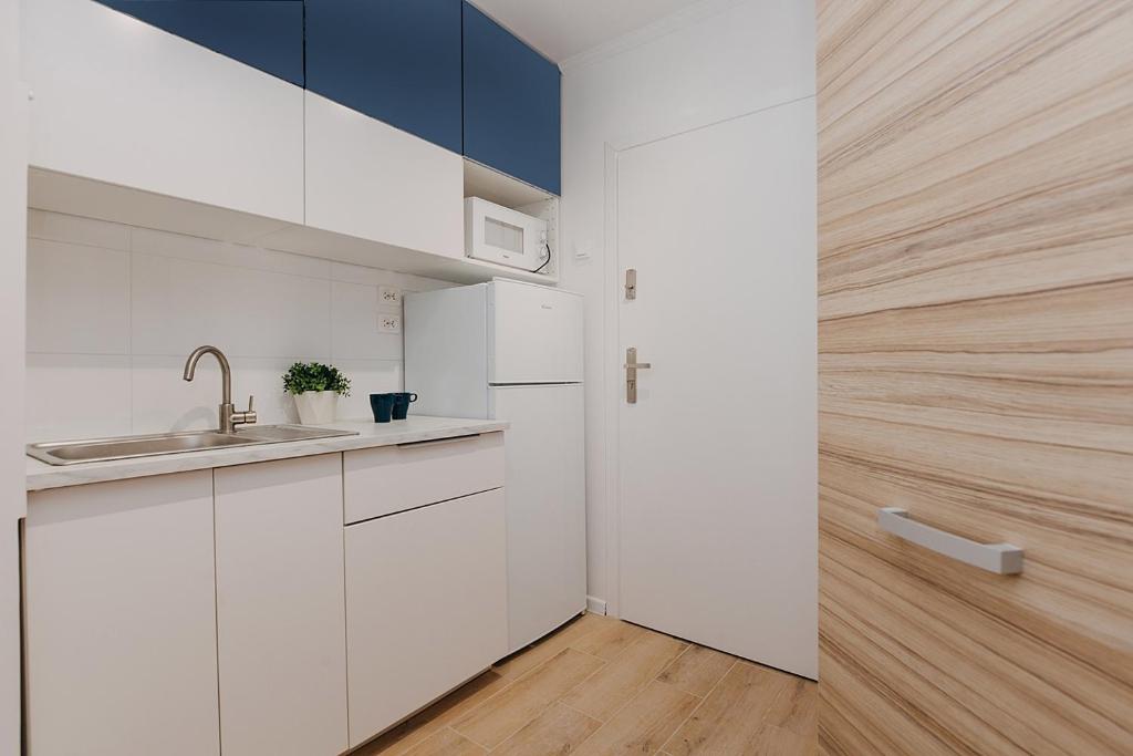 Fotografia z galérie ubytovania Stadion Narodowy Warszawa UNIT ApartmentMini noclegi Super lokalizacja przy Metro MiniStudio with private banthroom vo Varšave