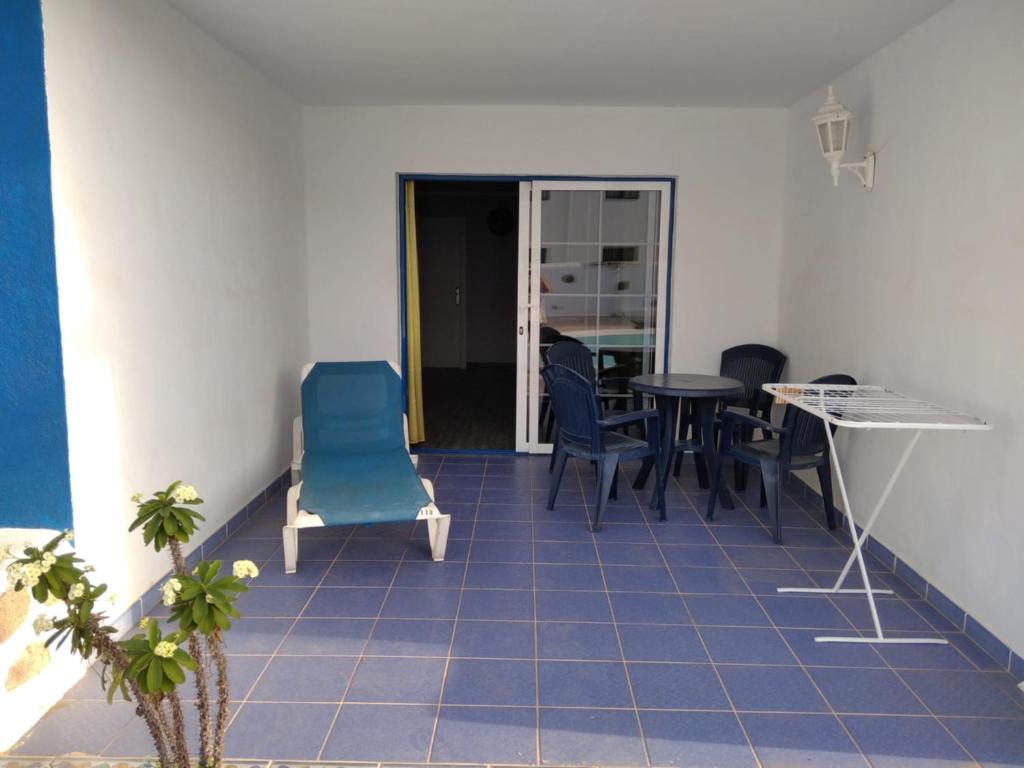 Aguazul 112, 118, 202, 216 - 18