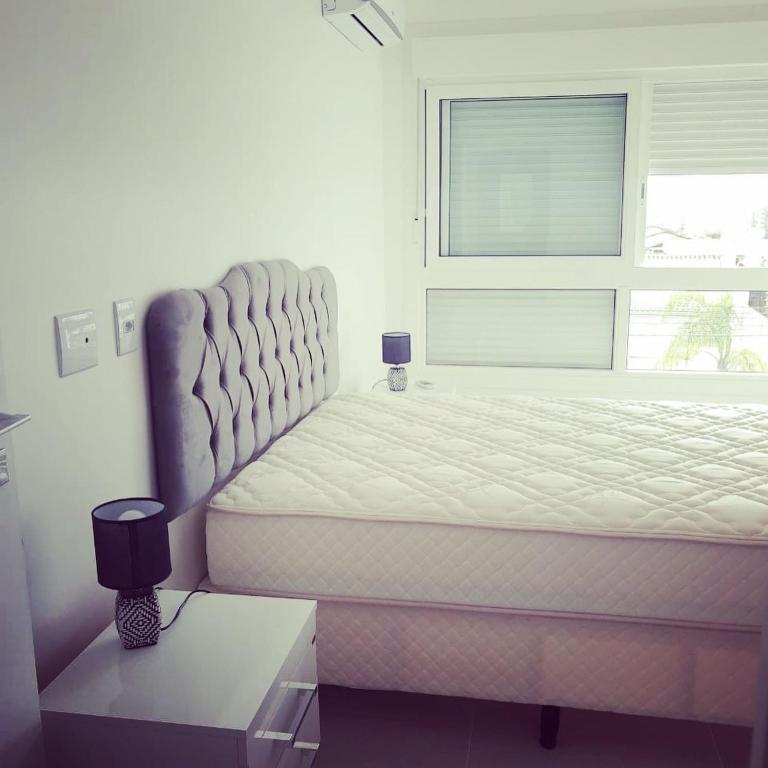  Apto. 3 dorm. entre Praia da Cal e Lagoa Violão