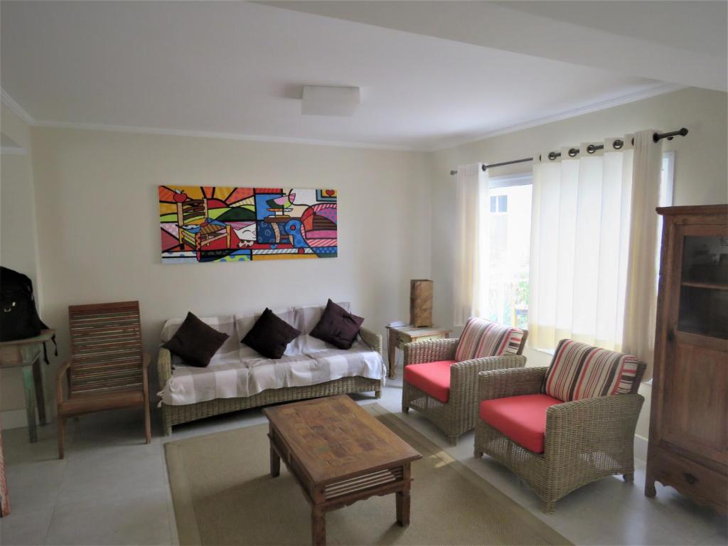  CASA EM CONDOMÍNIO COM VISTA PARA O MAR