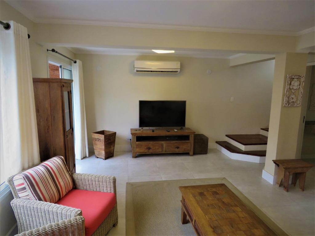  CASA EM CONDOMÍNIO COM VISTA PARA O MAR